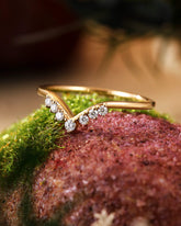 UNA Moissanite Dimond Curved Wedding Band